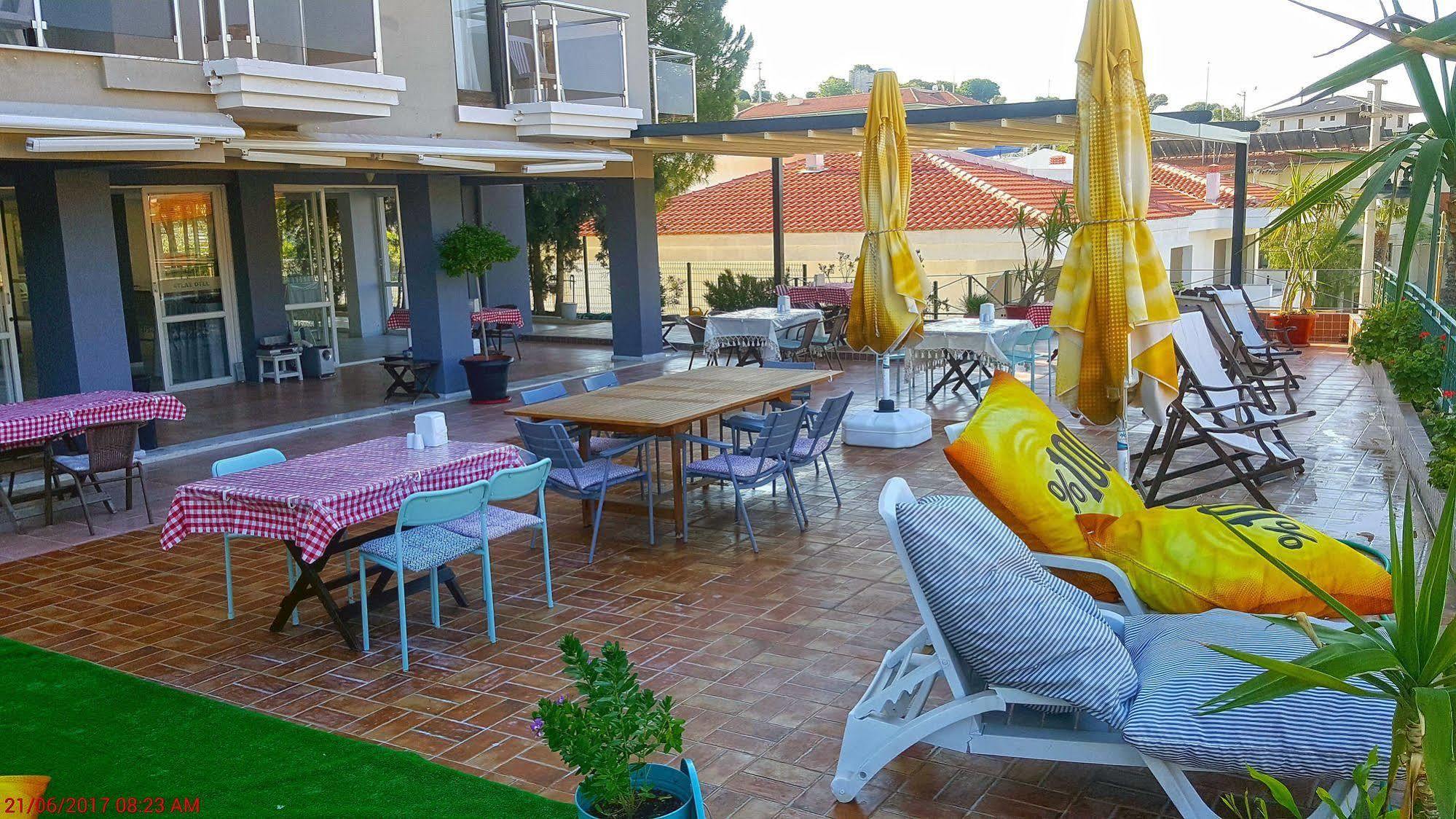 Atlas Apart Hotel Çeşme Esterno foto