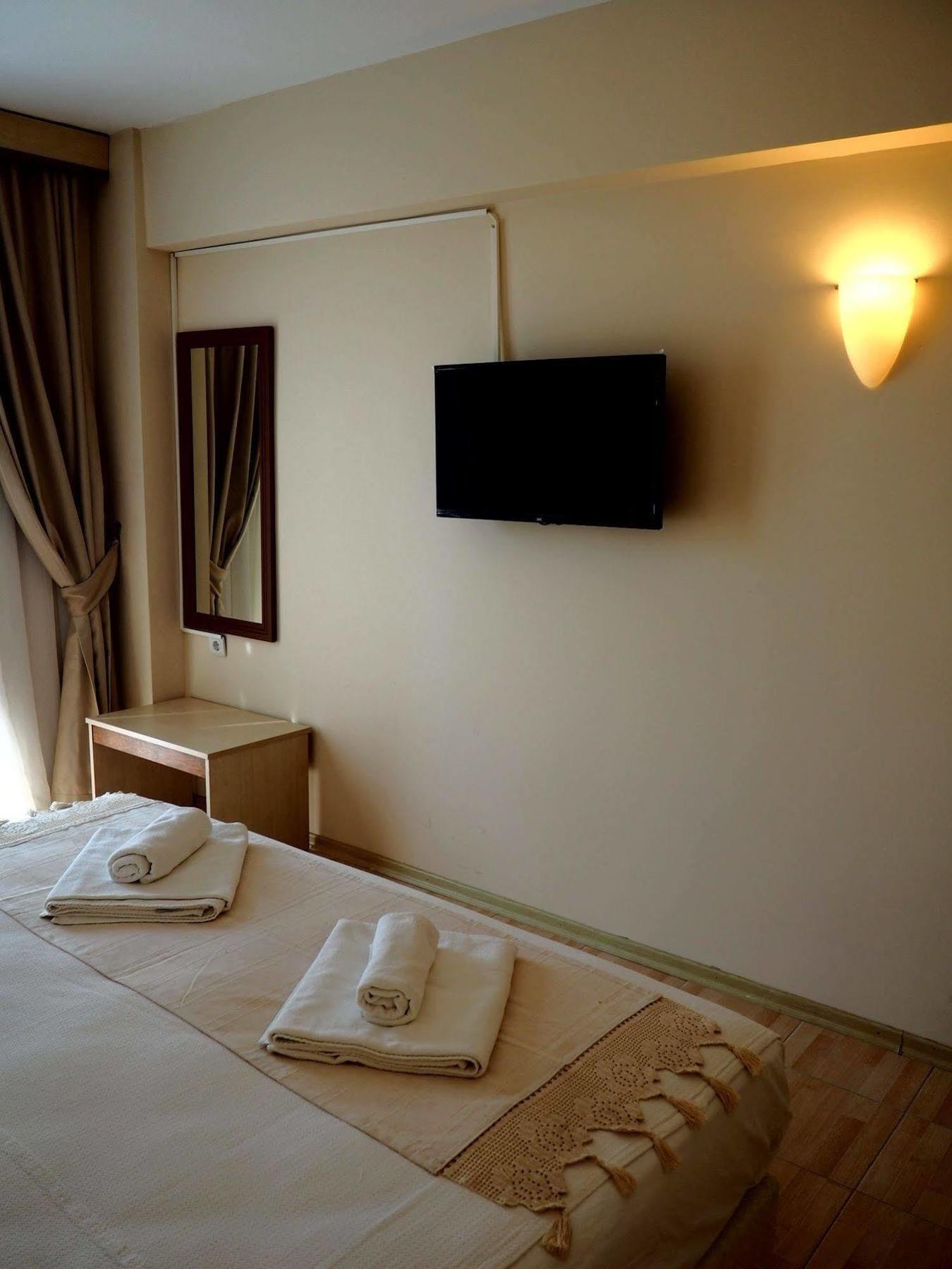 Atlas Apart Hotel Çeşme Esterno foto