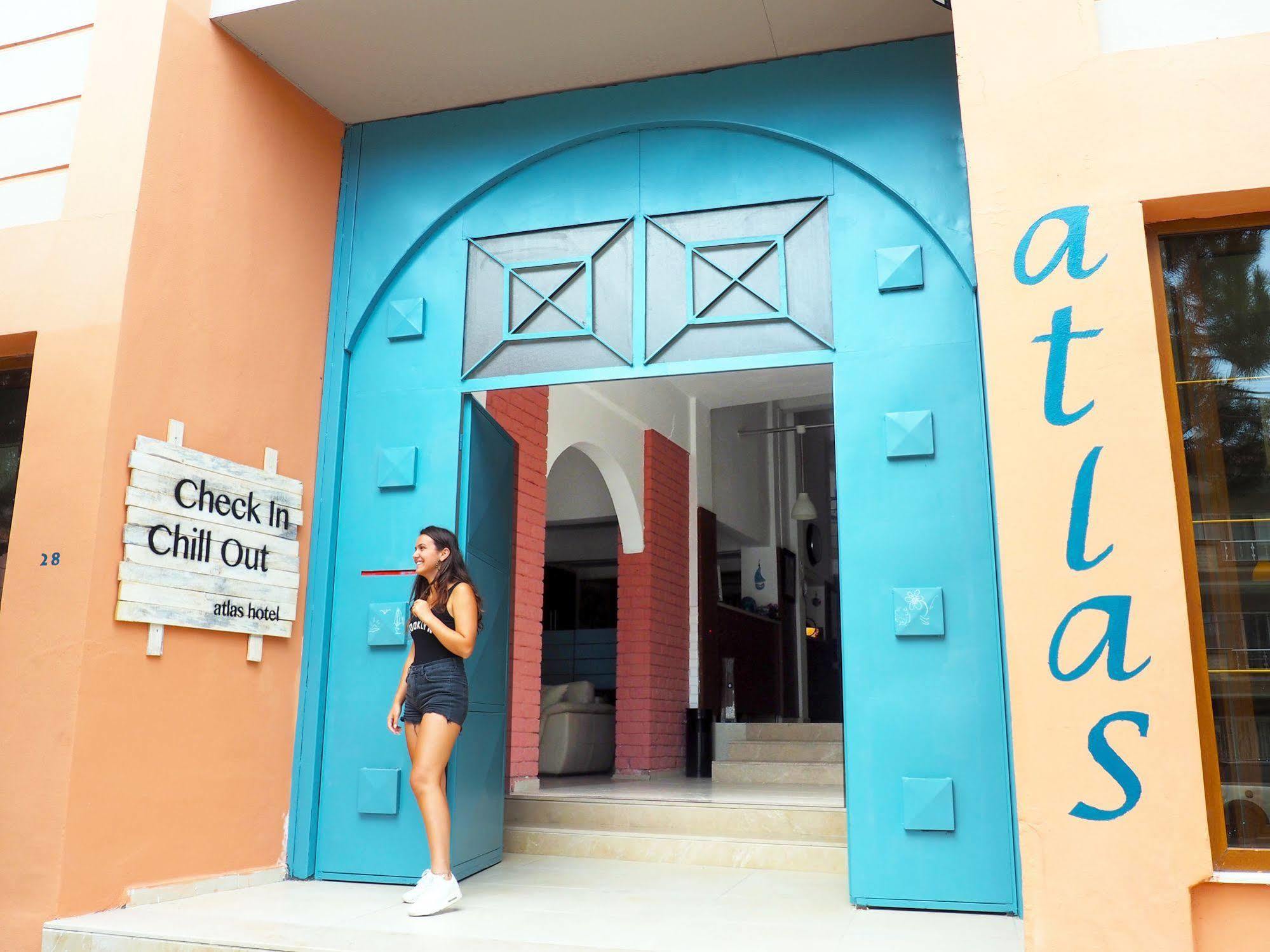 Atlas Apart Hotel Çeşme Esterno foto